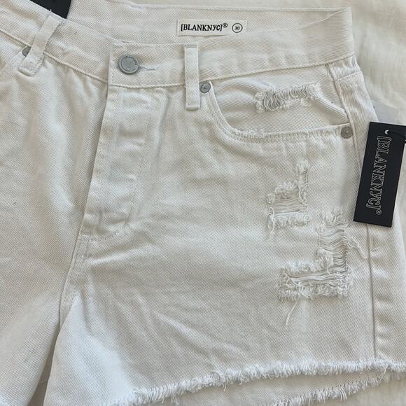Blank NYC High Rise Distressed Button Fly Denim Shorts Fray Hem White Size 30 - Picture 9 of 12